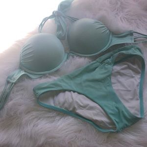 Victoria’s Secret Bombshell Bikini